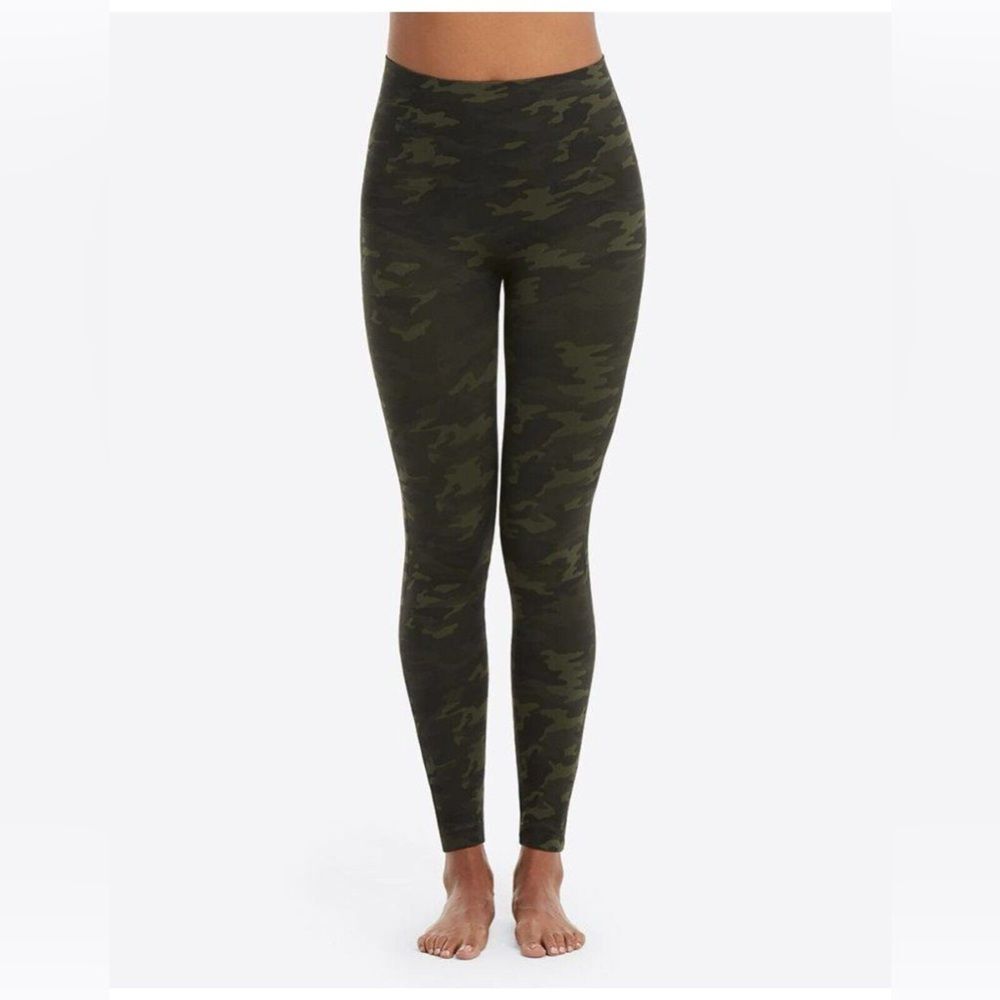 NWT Spanx Look At Me Now Green Camo Print‎ Seamless Leggings Size M